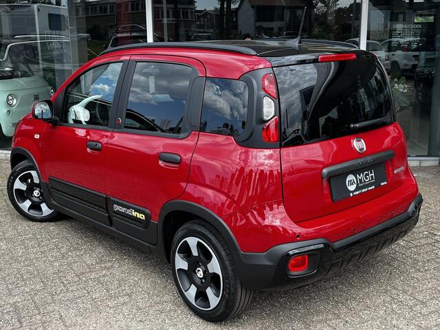Fiat PANDA 1.0 Hybrid Pandina | Airco | Apple-Android | RED