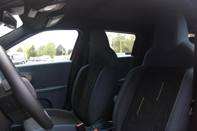 Fiat PANDA Grande RED 113PK 11 kW 44 kWh | 3-FASE | APPLE CARPLAY/ANDROID AUTO | CRUISE CONTROL | AIRCO | PARKEERSENSOREN ACHTER | LED KOPLAMPEN | SPORTIEVE VELGEN 16" | DAB+ RADIO | DIGITAAL DASHBOARD | ELEKTRISCHE RAMEN VOOR / ACHTER |