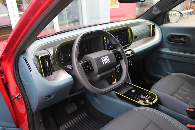 Fiat PANDA Grande RED 113PK 11 kW 44 kWh | 3-FASE | APPLE CARPLAY/ANDROID AUTO | CRUISE CONTROL | AIRCO | PARKEERSENSOREN ACHTER | LED KOPLAMPEN | SPORTIEVE VELGEN 16" | DAB+ RADIO | DIGITAAL DASHBOARD | ELEKTRISCHE RAMEN VOOR / ACHTER |