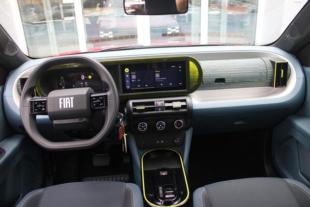 Fiat PANDA Grande RED 113PK 11 kW 44 kWh | 3-FASE | APPLE CARPLAY/ANDROID AUTO | CRUISE CONTROL | AIRCO | PARKEERSENSOREN ACHTER | LED KOPLAMPEN | SPORTIEVE VELGEN 16" | DAB+ RADIO | DIGITAAL DASHBOARD | ELEKTRISCHE RAMEN VOOR / ACHTER |