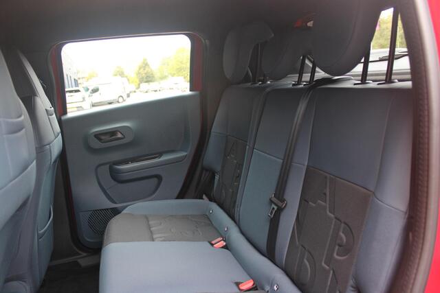 Fiat PANDA Grande RED 113PK 11 kW 44 kWh | 3-FASE | APPLE CARPLAY/ANDROID AUTO | CRUISE CONTROL | AIRCO | PARKEERSENSOREN ACHTER | LED KOPLAMPEN | SPORTIEVE VELGEN 16" | DAB+ RADIO | DIGITAAL DASHBOARD | ELEKTRISCHE RAMEN VOOR / ACHTER |