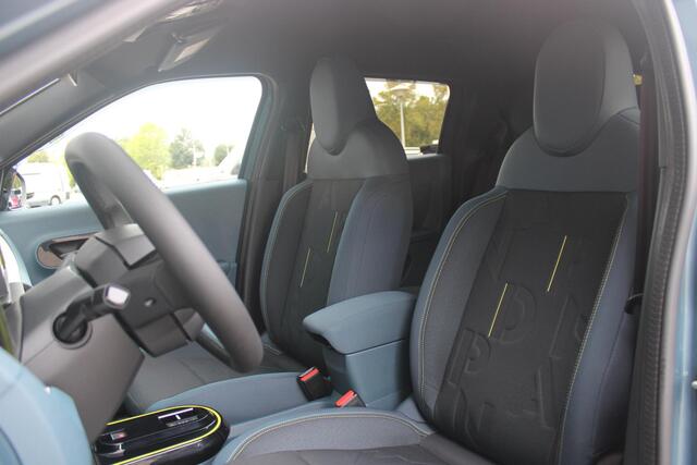 Fiat PANDA Grande 1.2 Hybrid 110PK ICON STYLE | APPLE CARPLAY/ANDROID AUTO | CRUISE CONTROL | PARKEERSENSOREN ACHTER | LED KOPLAMPEN | LICHTMETALEN VELGEN 16" | DAB+ RADIO | EXTRA GETINTE ACHTERRUITEN || ELEKTRISCHE RAMEN VOOR / ACHTER | CENTRALEVERGRENDELING MET AFSTANDBEDIENING | WIND GELEIDERS OP DE RAMEN RONDOM | DAKRAILS |
