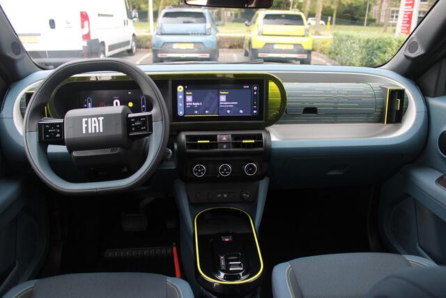 Fiat PANDA Grande 1.2 Hybrid 110PK ICON STYLE | APPLE CARPLAY/ANDROID AUTO | CRUISE CONTROL | PARKEERSENSOREN ACHTER | LED KOPLAMPEN | LICHTMETALEN VELGEN 16" | DAB+ RADIO | EXTRA GETINTE ACHTERRUITEN || ELEKTRISCHE RAMEN VOOR / ACHTER | CENTRALEVERGRENDELING MET AFSTANDBEDIENING | WIND GELEIDERS OP DE RAMEN RONDOM | DAKRAILS |