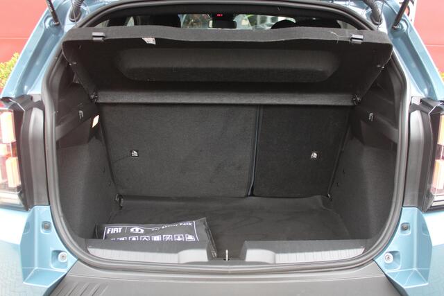 Fiat PANDA Grande 1.2 Hybrid 110PK AUTOMAAT ICON | PACK STYLE: 16" LICHTMETALEN VELGEN HOOGGLANS ZWART, DAKRAILS ZWART, EXTRA GETINTE ACHTERRUITEN, IN HOOGTE VERSTELBARE PASSAGIERSSTOEL, MIDDENARMSTEUN, STYLE VOOR EN ACHTERBUMPER, STYLE DASHBOARD) | CRUISE CONTROL | DAB+ RADIO | APPLE CARPLAY/ANDROID AUTO |