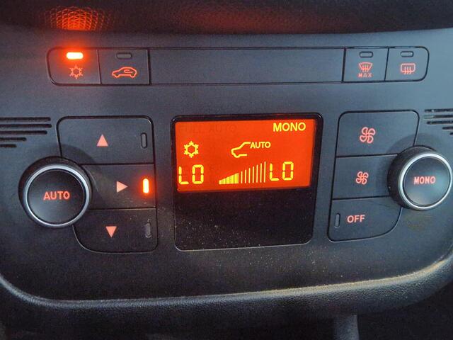 Fiat PUNTO Evo 0.9 TwinAir Sempre NAVIGATIE | CLIMATE CONTROL | 16" LICHTMETALEN VELGEN |