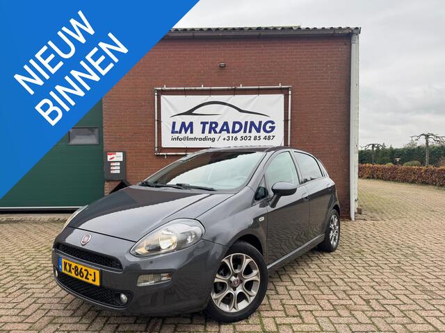 Fiat PUNTO Evo 0.9 TwinAir Lounge NIEUWE APK, PDC TREKHAAK CLIMA LMV 2 SLEUTELS + BOEKJES! NAP! 2E EIGENAAR
