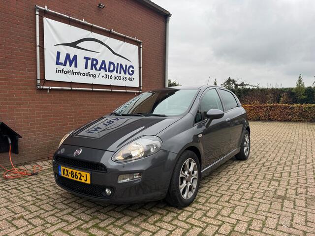 Fiat PUNTO Evo 0.9 TwinAir Lounge NIEUWE APK, PDC TREKHAAK CLIMA LMV 2 SLEUTELS + BOEKJES! NAP! 2E EIGENAAR
