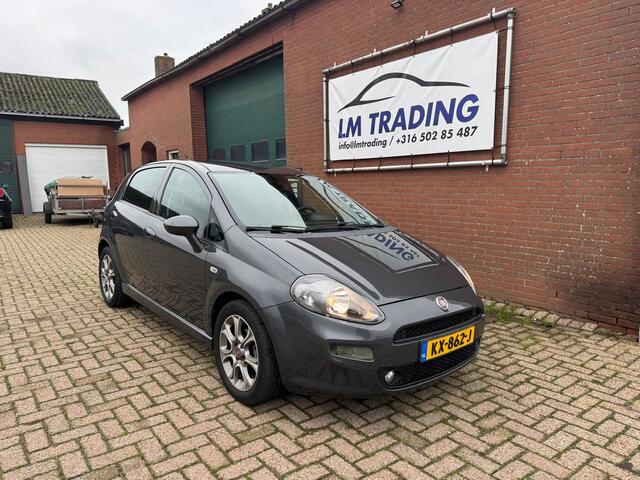 Fiat PUNTO Evo 0.9 TwinAir Lounge NIEUWE APK, PDC TREKHAAK CLIMA LMV 2 SLEUTELS + BOEKJES! NAP! 2E EIGENAAR