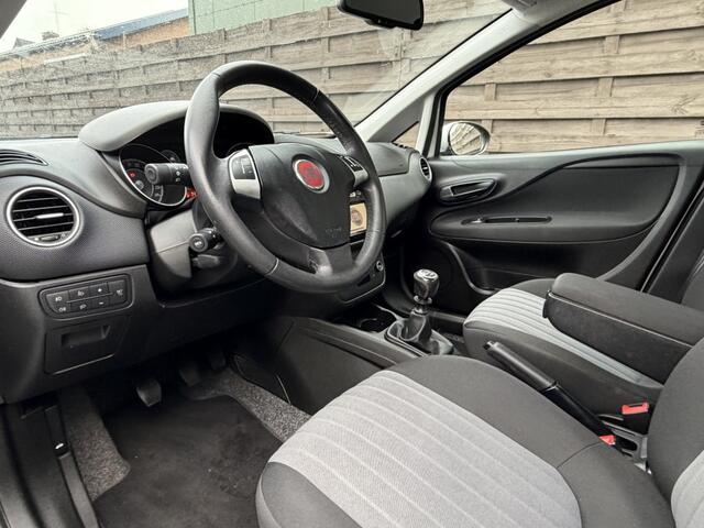 Fiat PUNTO 0.9 TwinAir Sempre / Navi / Clima / PDC / Trekhaak / NAP