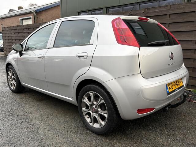 Fiat PUNTO 0.9 TwinAir Sempre / Navi / Clima / PDC / Trekhaak / NAP