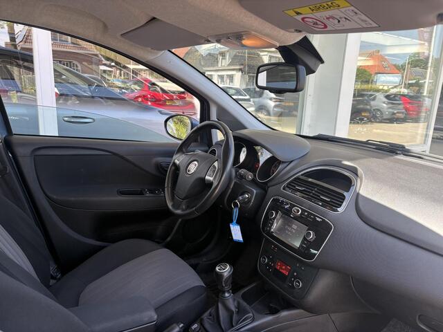 Fiat PUNTO Evo 0.9 TwinAir Sempre | Trekhaak | Navigatie | Climate Control | Cruise Control | Nette staat