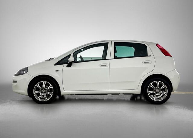 Fiat PUNTO Evo 0.9 TwinAir Sempre | Parkeersensoren | Navigatie | Climate control