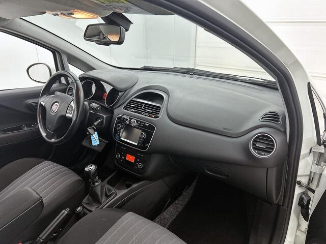 Fiat PUNTO Evo 0.9 TwinAir Sempre | Parkeersensoren | Navigatie | Climate control