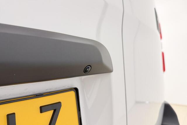 Fiat SCUDO 2.0 Diesel 145 S&S L2 Automaat | Navigatie | Camera | Laadruimte betimmering | 3 Zitplaatsen | Mistlampen voor | Cruise control | Airco
