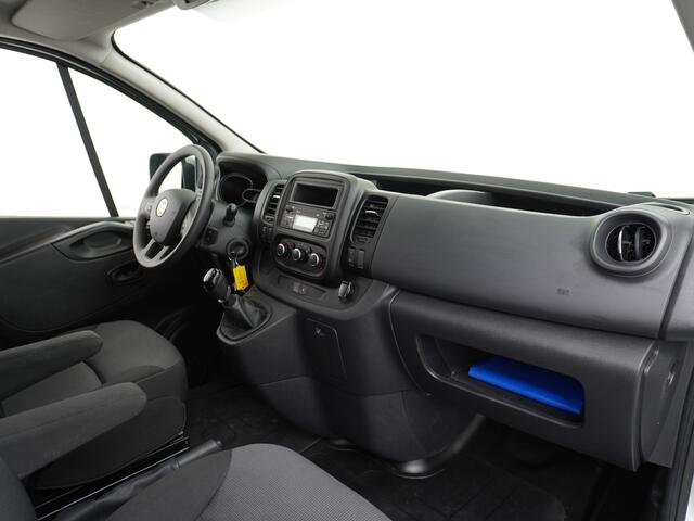 Fiat TALENTO 2.0D 146PK L2 D.C. 17" Pdc Trekh. Alles in kleur gespoten Led Airco Cruise Business Pro Dubbele Cabine 5-Pers. DC Led Betonplex-vloer Lat om Lat Privacy Glas Bluetooth Lengte 2 dus wél fatsoenlijke beenruimte achterin! 1e Eigenaar 2.000 kg trekvermogen Eu