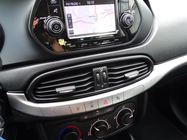 Fiat TIPO Stationwagon 1.4 16v Navi, Airco, Trekhaak, PDC, Lage KM!