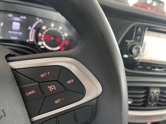 Fiat TIPO 1.4 16V Lounge Cruise control - Airco - Parkeersensoren achter - Mistlampen voor - Licht metalen velgen 17 inch - Navigatiesysteem