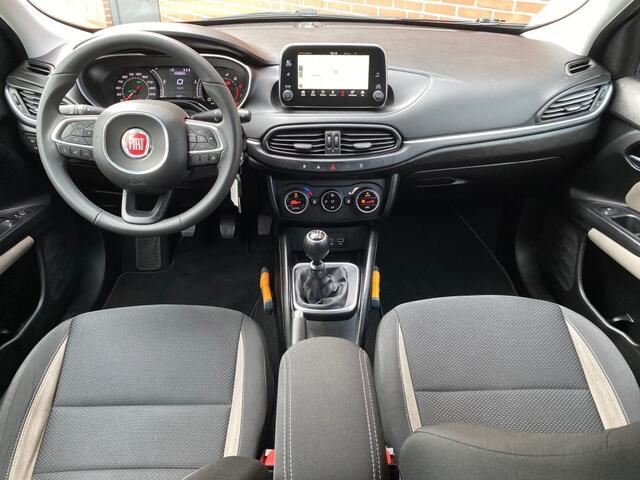 Fiat TIPO 1.4 T-JET 16V BNS NAV CRUISE CARPLAY TREKH PDC LMV