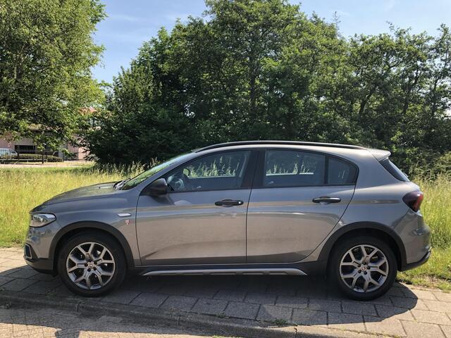 Fiat TIPO Cross 1.0 Turbo 100 City Cross CLIMATE|APPLE/ANDROID|TREKHAAK|CAMERA|DAB|17"