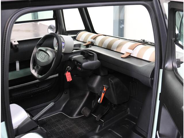 Fiat Topolino | Direct Leverbaar!! | Panoramadak | USB-C Aansluiting | Telefoonhouder | Bagagerek | Vloermatten | 75 KM WLTP-Cyclus |
