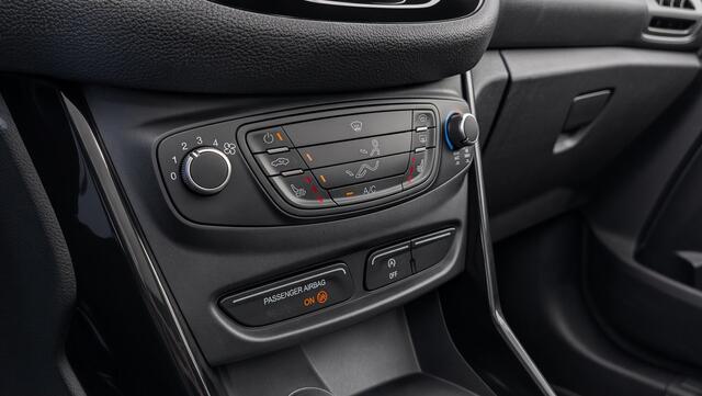 Ford B-MAX 1.0 EcoBoost | Titanium | 120PK | Pano | Trekhaak | Stoel & Voorruit verw. | Lichtmetaal