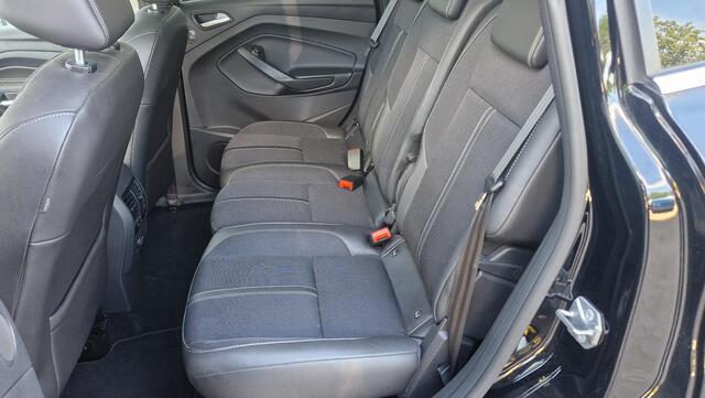 Ford C-MAX 1.5 Titanium AUTOMAAT | Full Options! | Trekhaak | Panoramadak | Elektrisch bedienbare achterklep |Stoel,stuur en voorruitverwarming | All season banden