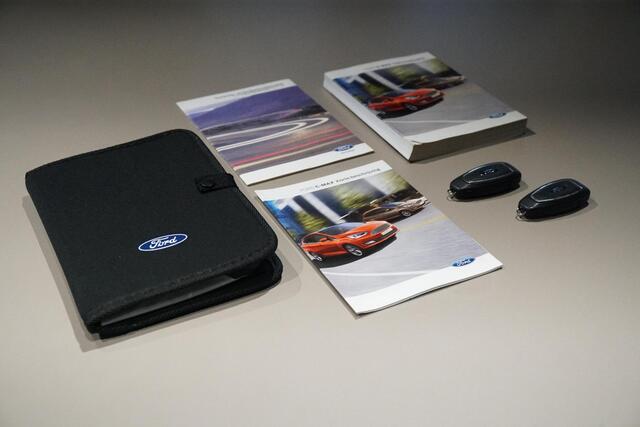 Ford C-MAX 1.0 Titanium + KEYLESS / WINTERPAKKET / TREKHAAK