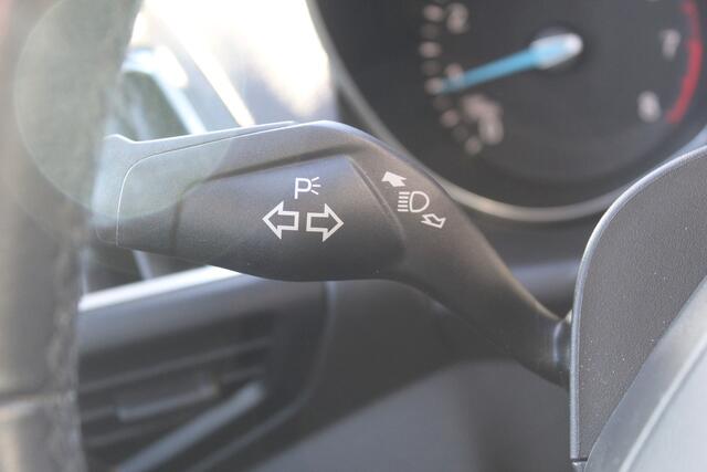 Ford C-MAX 1.0 Titanium , 125pk , Hoge Zit Climate control , Panoramadak , Navigatie , Cruise control , Trekhaak Dealer onderhouden , Bluetooth , Parkeersensoren V+A