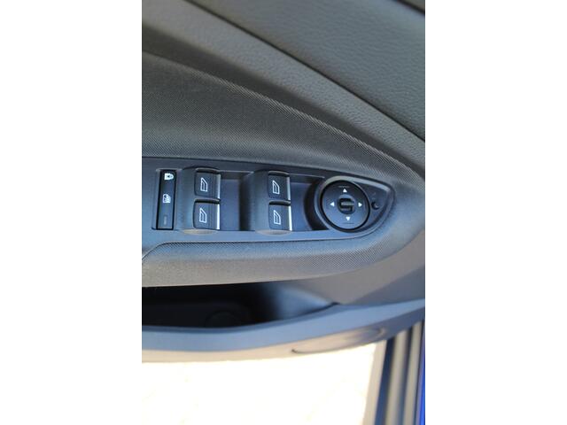 Ford C-MAX 1.0 Titanium , 125pk , Hoge Zit Climate control , Panoramadak , Navigatie , Cruise control , Trekhaak Dealer onderhouden , Bluetooth , Parkeersensoren V+A