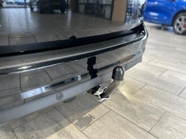 Ford C-MAX 1.5 EcoBoost 150 pk Titanium | Trekhaak | Winter Pack | Camera | 4 seiz. banden | Navi | Clima | Cruise