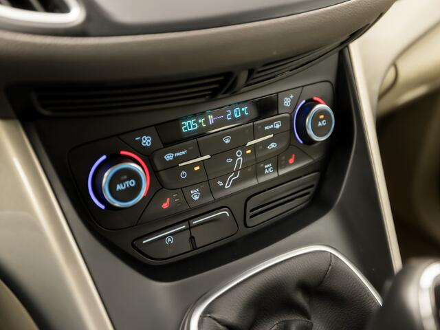 Ford C-MAX 1.5 Titanium 150Pk (APPLE CARPLAY, NAVIGATIE, CLIMATE, STOELVERWARMING, SONY AUDIO, SPORTSTOELEN, CAMERA, GETINT GLAS, TREKHAAK, NIEUWE APK, NIEUWSTAAT)
