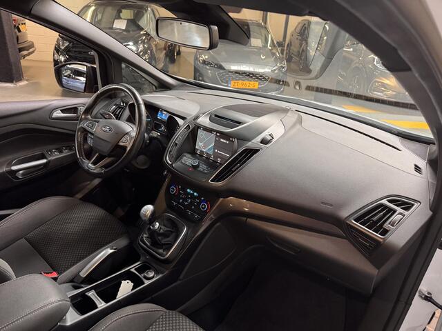 Ford C-MAX 125pk Sport Navi Camera Trekhaak Winter Parking pack 18" All season Banden Dealeronderhouden