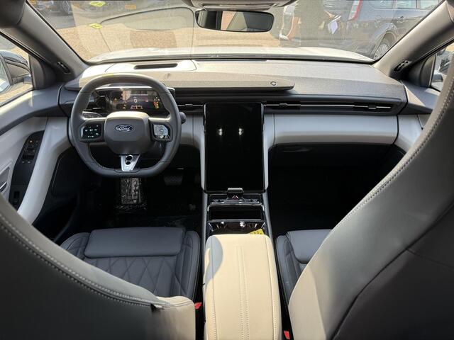 Ford CAPRI Premium Ext Range RWD 77 kWh 285pk Ford Voorraad SCI | Elektrische Wegklapbare Trekhaak | Driver Assistance Pack | Frozen White