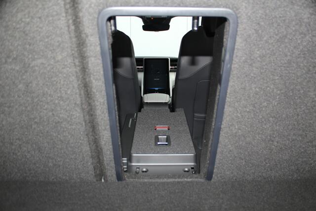 Ford CAPRI Premium Extended Range RWD 77 kWh. Fabrieksgarantie t/m 14-07-2029 ! Panoramadak, Warmtepomp, Driver Assistance Pack, 360gr. camera, Elektr. verstelbare AGR Comfortstoelen, 21" Aero LM wielen, navigatie, telefoon voorb., LED verlichting, etc, etc.