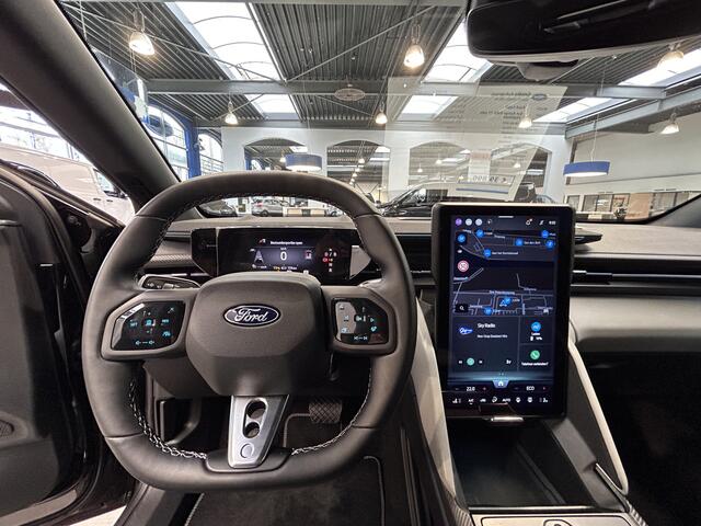 Ford CAPRI Ext Range RWD 77 kWh PREMIUM | Driver Ass. Pack | 360 Camera | AGR Stoelen I Warmtepomp | Garantie T/M 08/2029 |