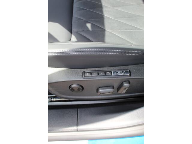 Ford CAPRI Premium Extended Range RWD 77 kWh Fabrieksgarantie t/m 05-06-2029 ! Autm. airco, warmtepomp, side assist, adapt. cruise cntrl, camera v+a, stoel- en stuurwiel verw., lederen int., metallic lak, elektr. achterklep, navigatie, telefoonvoorb. etc
