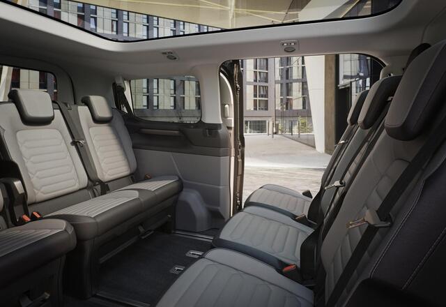 Ford Custom Tourneo L1H1 Titanium X PHEV 233pk 8 Persoonsbus - Geel kenteken