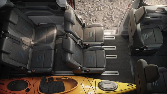 Ford Custom Tourneo L1H1 Titanium X PHEV 233pk 8 Persoonsbus - Geel kenteken