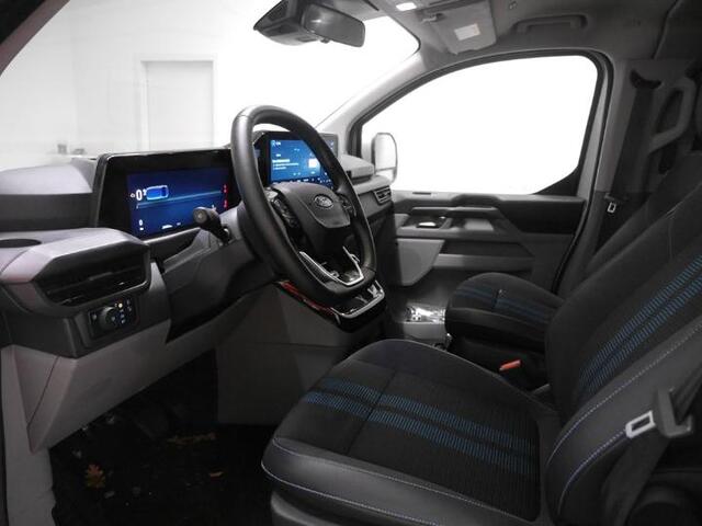 Ford Custom Tourneo Sport 340 2.5 PHEV 233 pk L1 8 persoons | Trekhaak | Winter Pack | Camera | 2x schuifdeur | B&O | Adapt. cruise | LED | 17" | 4 seiz. banden | 2300 kg trekgewicht