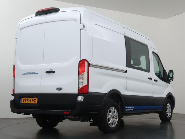 Ford E-Transit 350 L2 H2 Trend 68 kWh | Dubbele Cabine | Navigatie | Airco | Parkeercamera | LM Velgen | 6-persoons | 317 KM bereik |