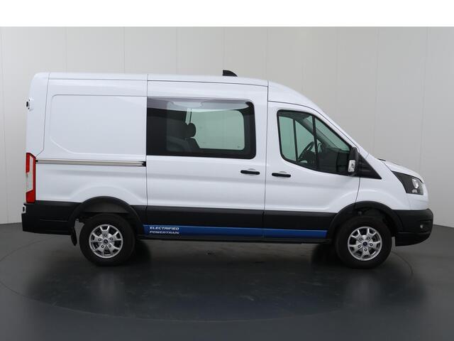 Ford E-Transit 350 L2 H2 Trend 68 kWh | Dubbele Cabine | Navigatie | Airco | Parkeercamera | LM Velgen | 6-persoons | 317 KM bereik |