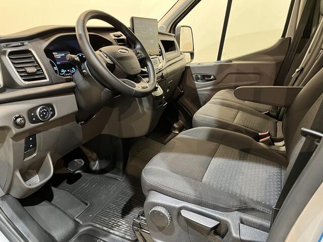 Ford E-Transit 350 L2H2 Trend 68 kWh 184 PK / 100% elektrisch !! / Airco / Cruise Control / CarPlay / Camera / Navigatie / 3-Zits / 900 KM !! Z.G.A.N. !