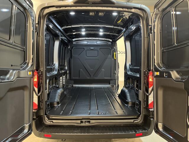 Ford E-Transit 350 L2H2 Trend 68 kWh 184 PK / 100% elektrisch !! / Airco / Cruise Control / CarPlay / Camera / Navigatie / 3-Zits / 220 KM !! Z.G.A.N. !