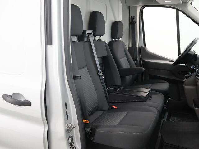 Ford E-Transit 425 L2 H2 TREND 68 kWh | C1 RIJBEWIJS | 1650 KG LAADVERMOGEN | ADAPTIVE CRUISE CONTROL | BI-XENON | BLIND SPOT | NAVIGATIE GROOT | STOELVERWARMING | VOORRUITVERWARMING | RONDOM CAMERA | METALLIC