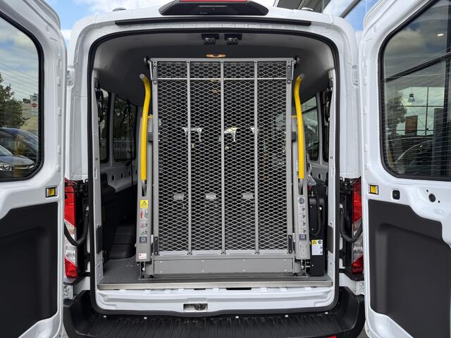 Ford E-Transit Rolstoelbus / Personenbus 350 L2H2 Trend 68 kWh (Zo goed als nieuwe en volledig elektrische Rolstoelbus!)