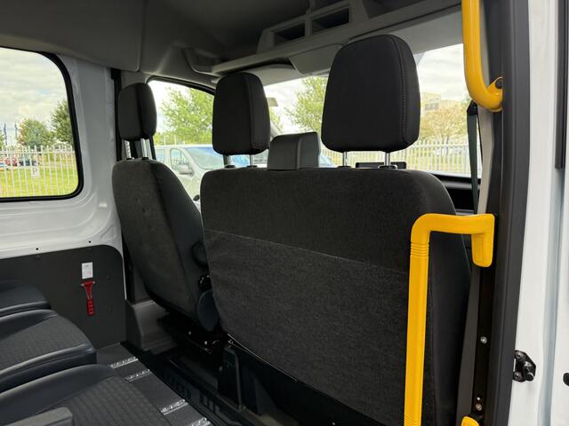 Ford E-Transit Rolstoelbus / Personenbus 350 L2H2 Trend 68 kWh (Zo goed als nieuwe en volledig elektrische Rolstoelbus!)