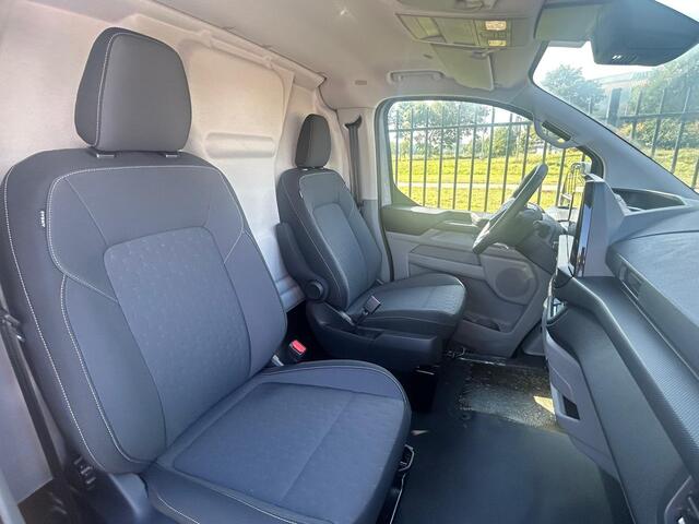 Ford E-Transit Cust. 340 L2H1 Limited 65 kWh | Driver Assistance Pack Premium | Verwarmbare Stoelen | Elek. Inklapbare trekhaak | LED-Koplampen |