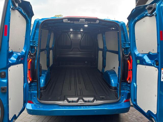 Ford E-Transit Cust. 340 L2H1 Limited 65 kWh 218PK 18 inch Matrix Led