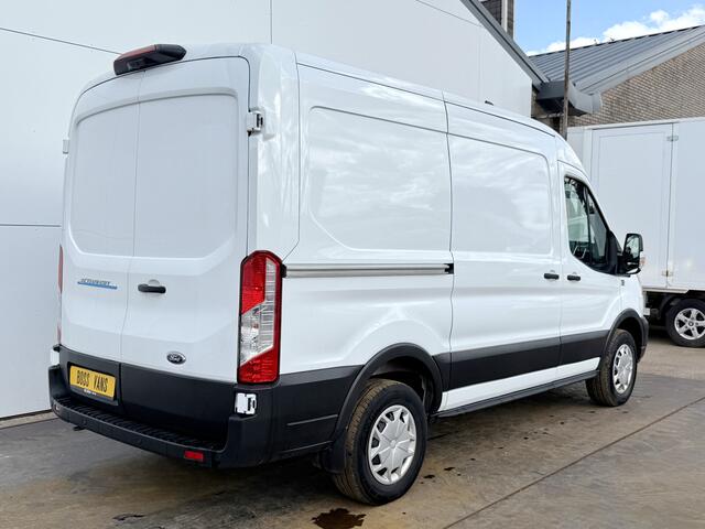 Ford E-Transit 75kWh 184PK 390 Elektrisch 75kWh 334km WLTP BEV Snelladen L2H2 Climate Control Tacho Carplay Camera Stoelverwarming Parkeersensoren voor achter