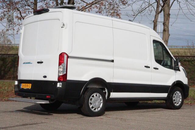 Ford E-Transit 425 L2H2 Trend 68 kWh | NAVI | CAMERA + PDC | CRUISE | VRUIT/STOELVERW | LANE-ASSIST/WARNING |